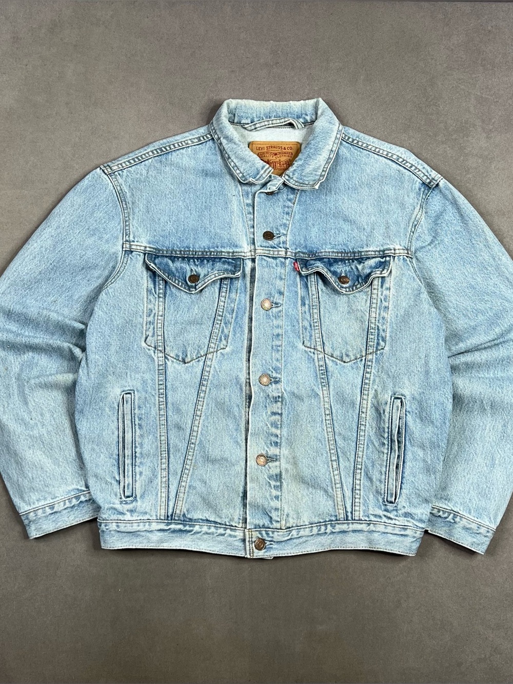Vintage Levis Denim Jacket in Blue Size Small Trucker